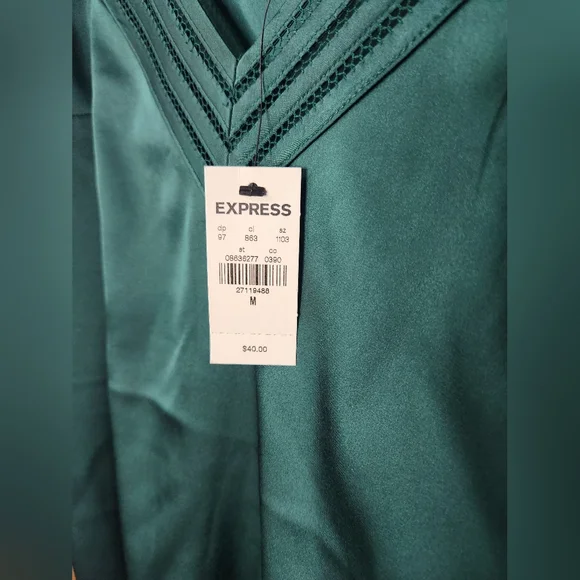 ✨️Final Price✨️NWT sz M Express Hunter Green Spaghetti Strap Cami - Picture 2 of 5